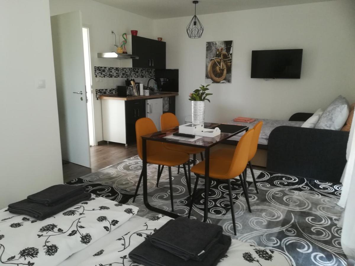 Apartament Edina Vendeghaz-Gyenesdiás Zewnętrze zdjęcie